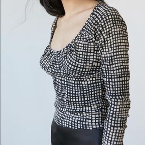 UO Urban Outfitters Stacia Sweetheart Long Sleeve Top